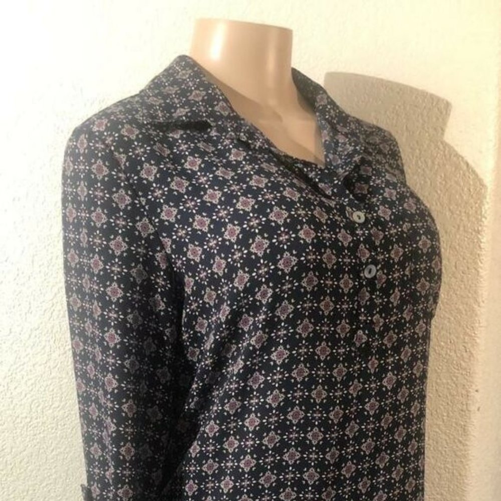 About a girl V neck Collar Women Size S Shirt 3/4 Sleeve Floral Geom pattern C1